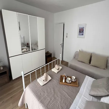 Apartment Vela - Two Bedroom With Balcony Makarska